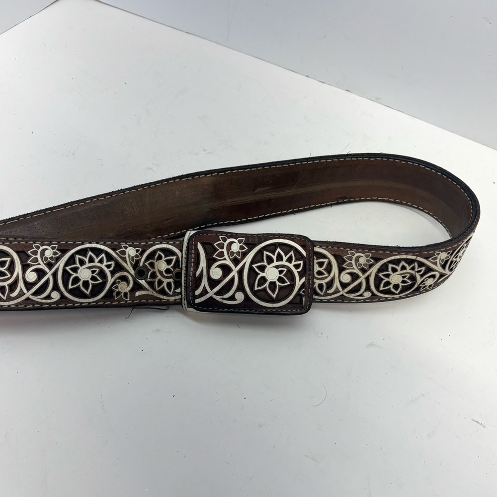 Vintage Tooled Leather Belt w/Floral Scroll Design Brown/White Western Large 43” - Picture 3 of 7